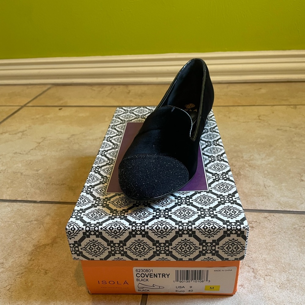 Black shoes